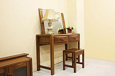 国产独立游戏《完美的一天》公开宣传片，一场光怪陆离世界里的怀旧冒险